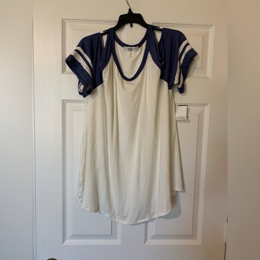 Moa Moa Cream and Blue Short Sleeve Shoulder Cut Out Jersey Tee‎ Plus Size 3X